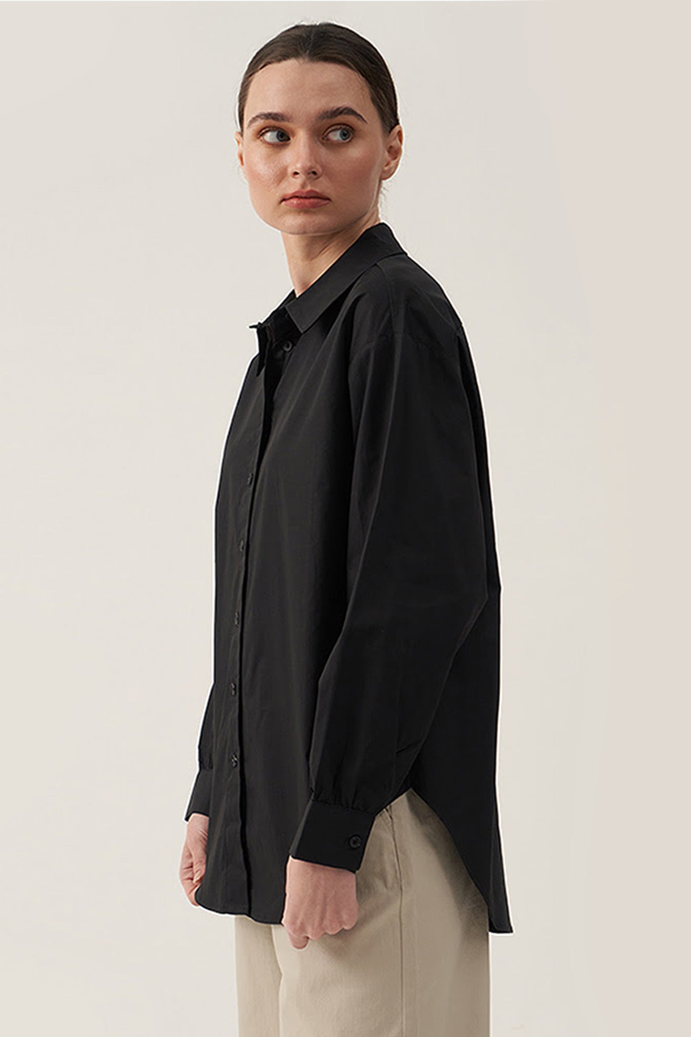 Women's Long Sleeve Gathered Cuff Buttondown Shirt - The New Standard