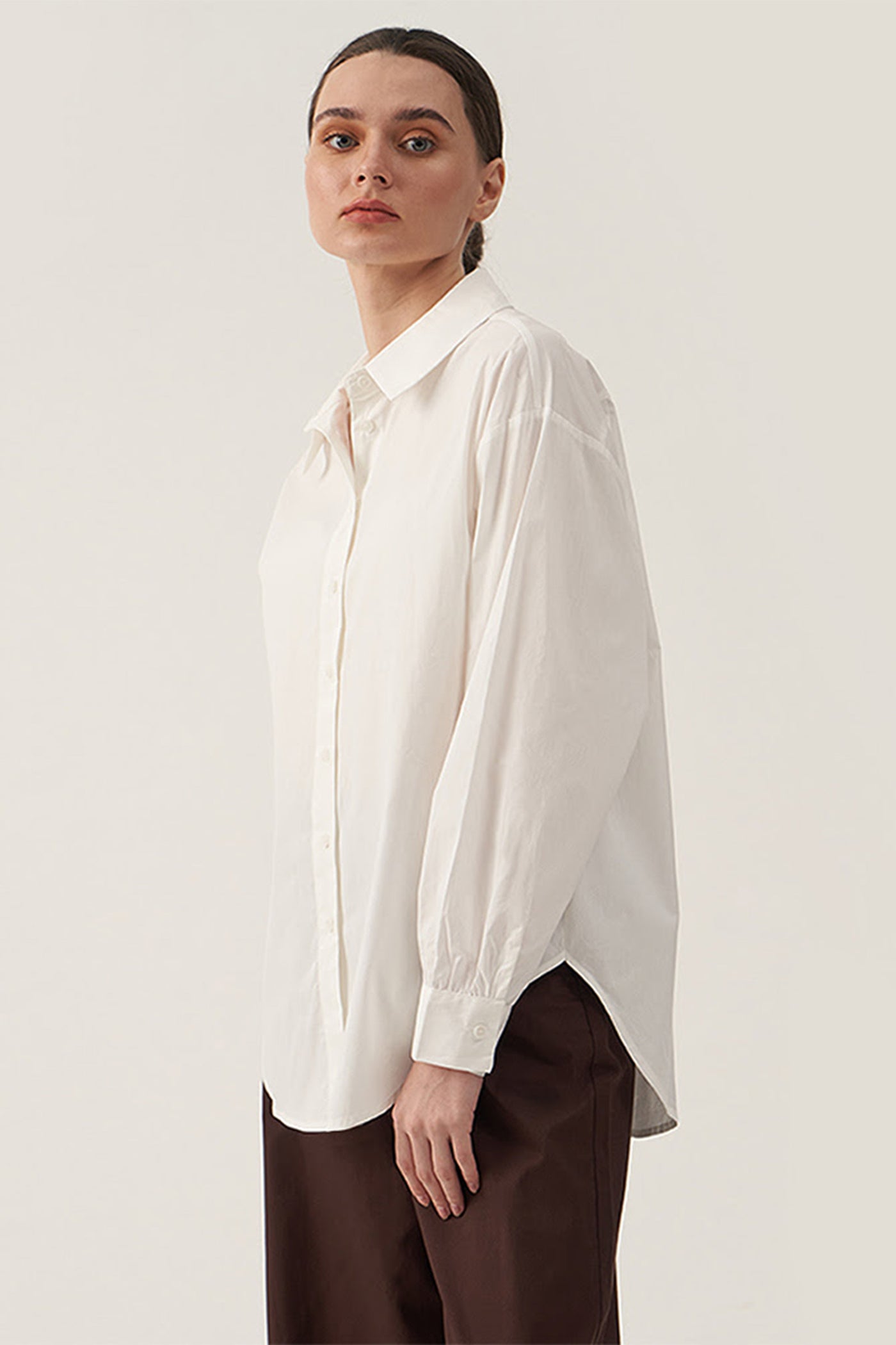 Women's Long Sleeve Gathered Cuff Buttondown Shirt - The New Standard