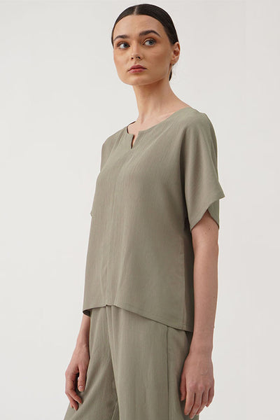 Women's Textured Split Neck Top and Pull On Trousers Set - The New Standard