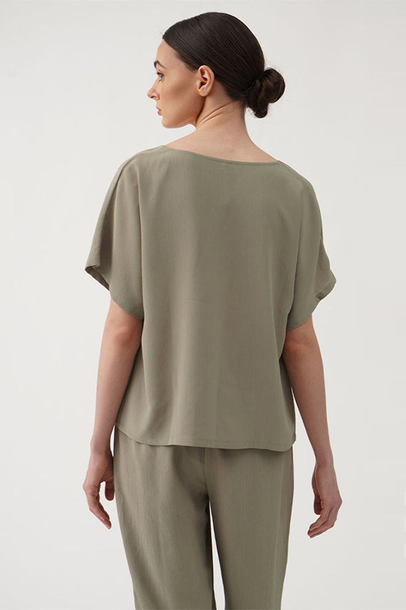 Women's Textured Split Neck Top and Pull On Trousers Set - The New Standard