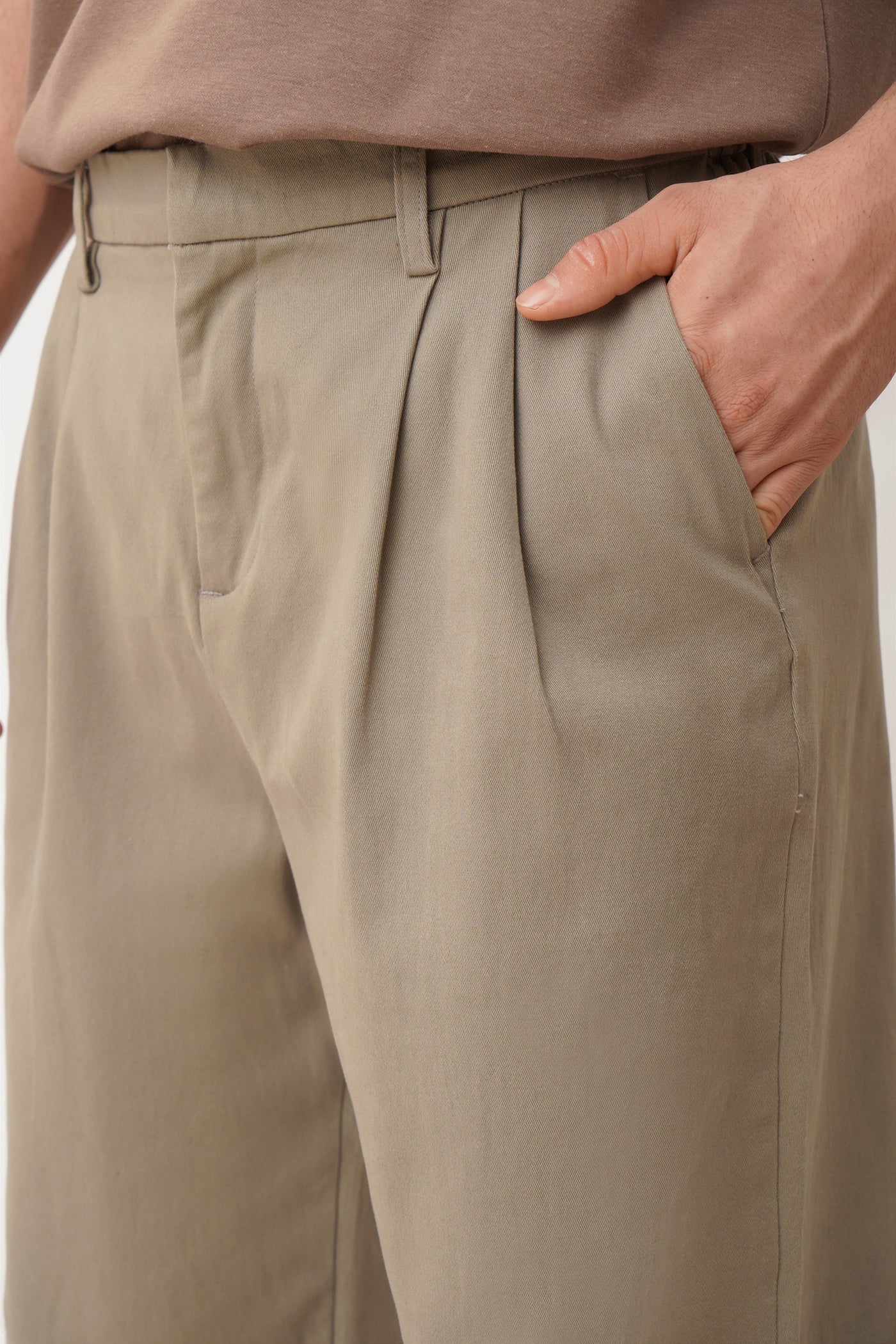Men's Pleated Loose Fit Trousers