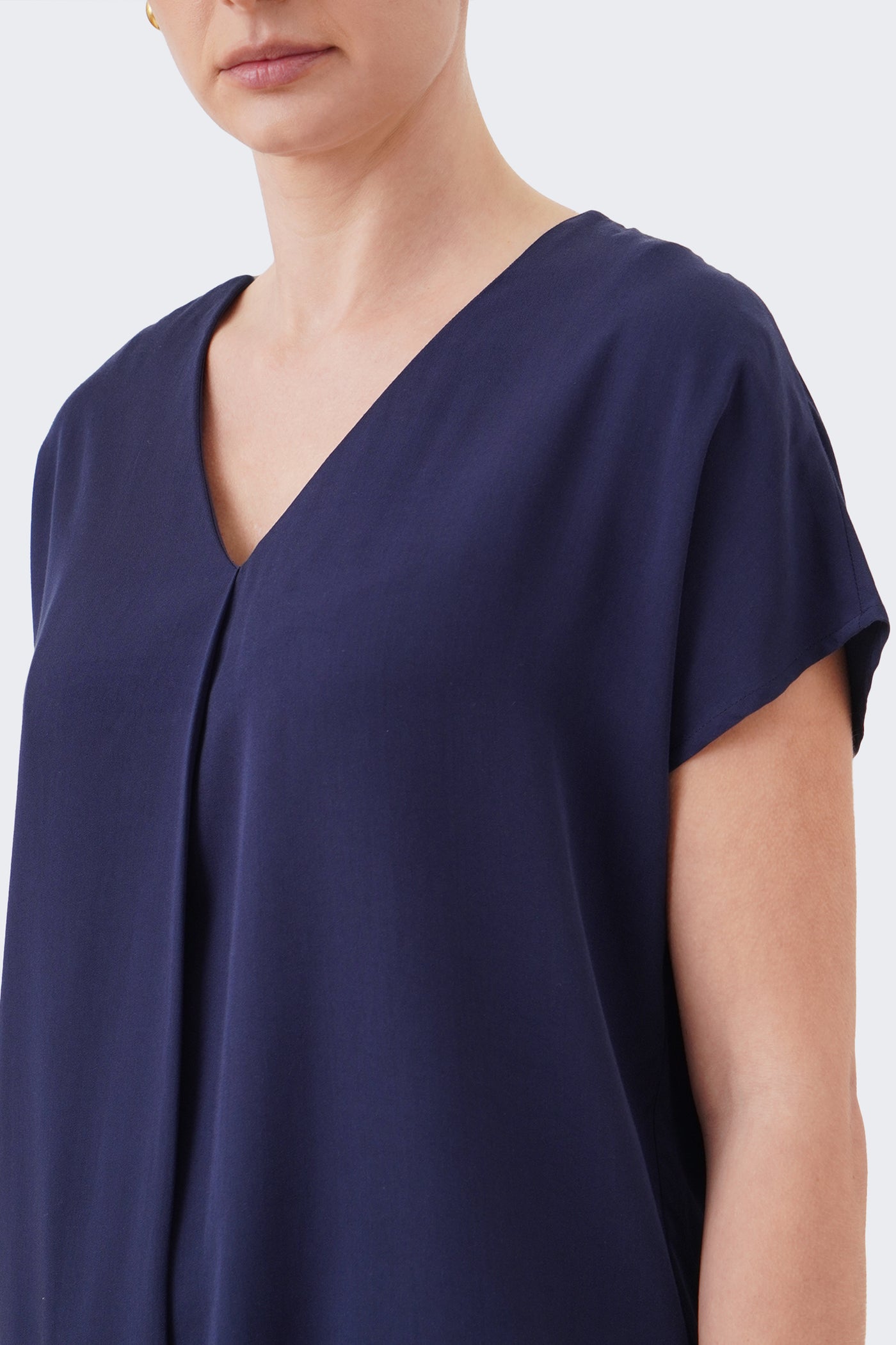 Women's V-Neck Front Pleat Extended Sleeve Tunic - The New Standard