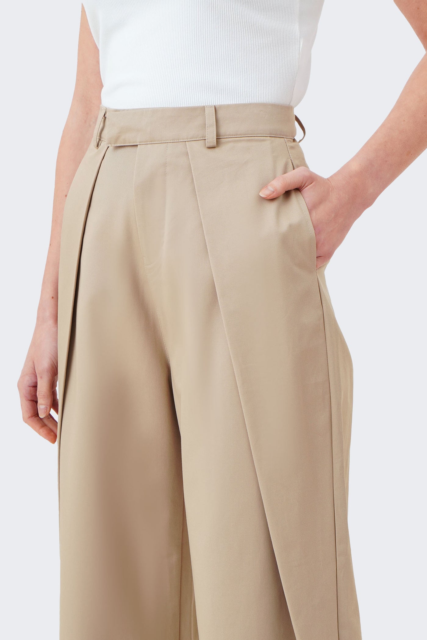 Women's Overlap Pleat Straight Pants