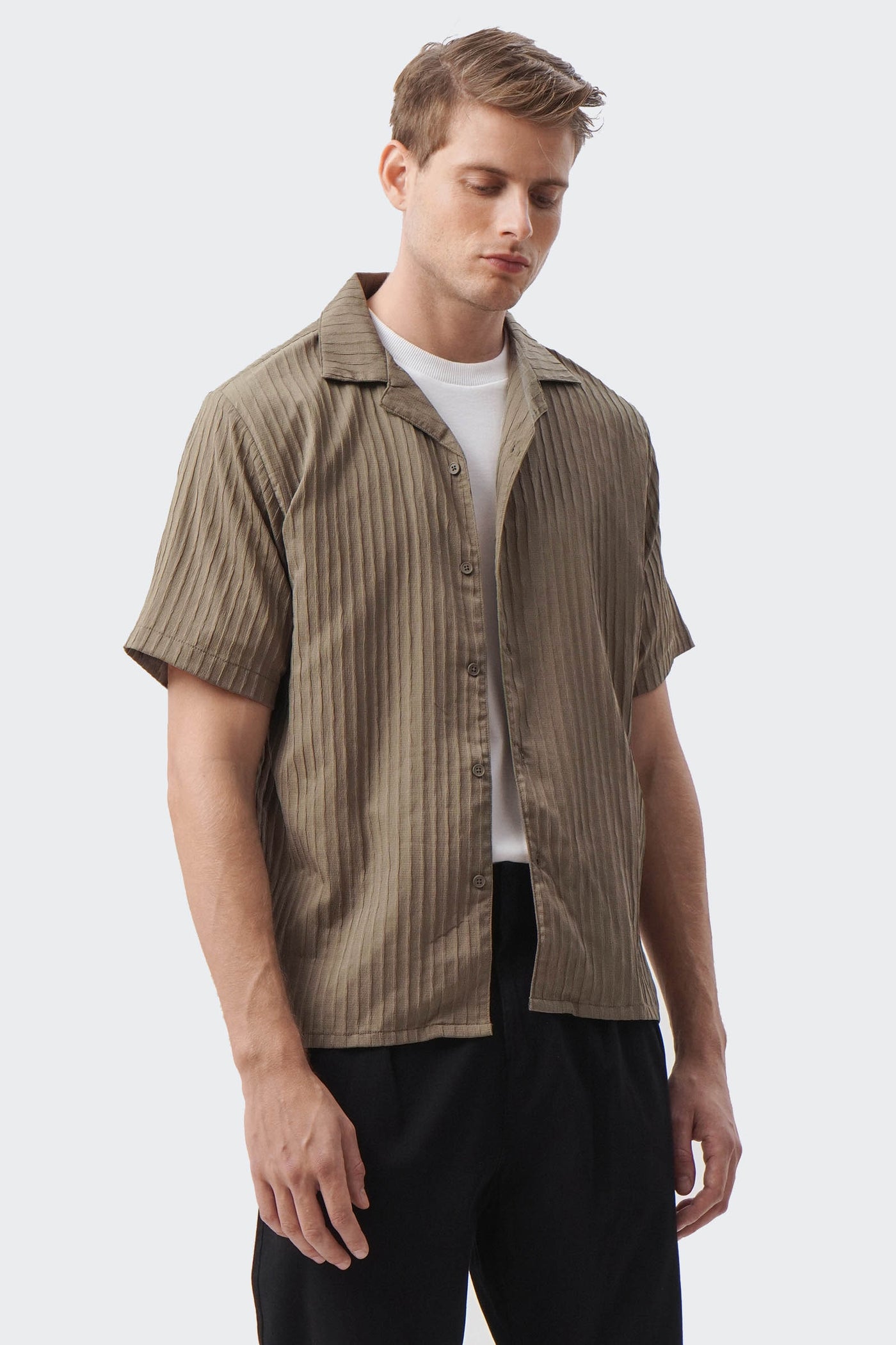 Men's Textured Notch Collar Short Sleeve Shirt