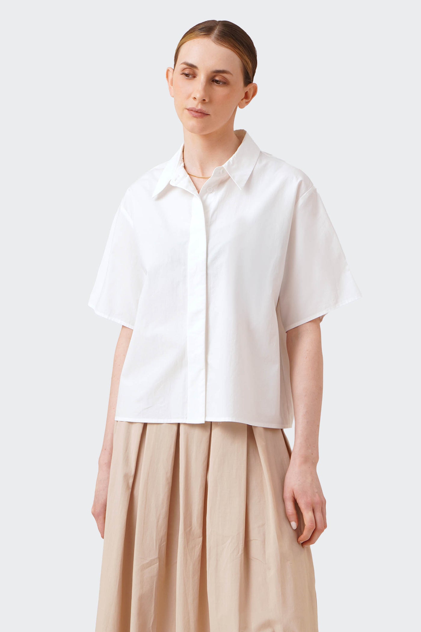 988473-Off White (1).jpg