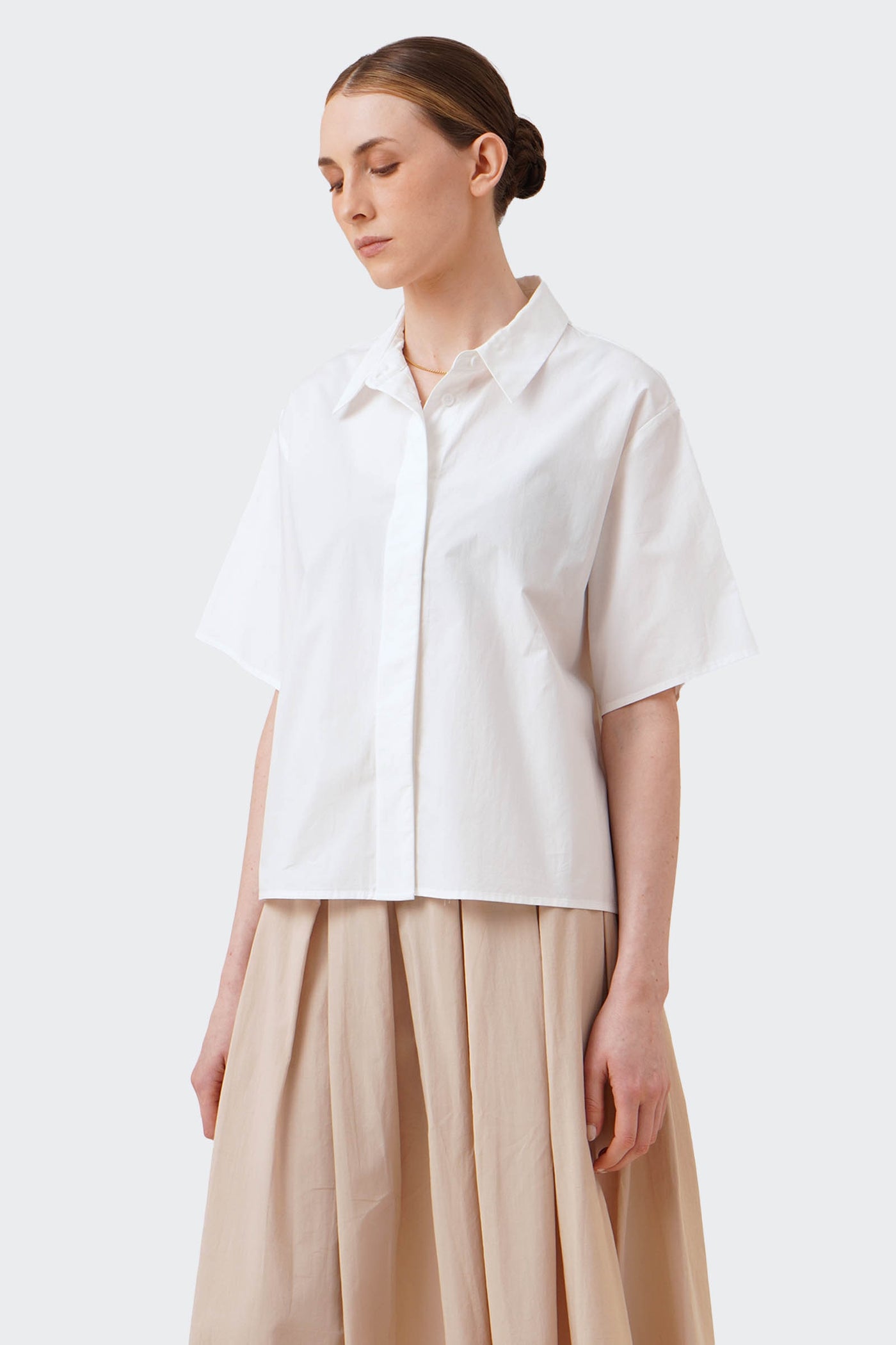 988473-Off White (2).jpg