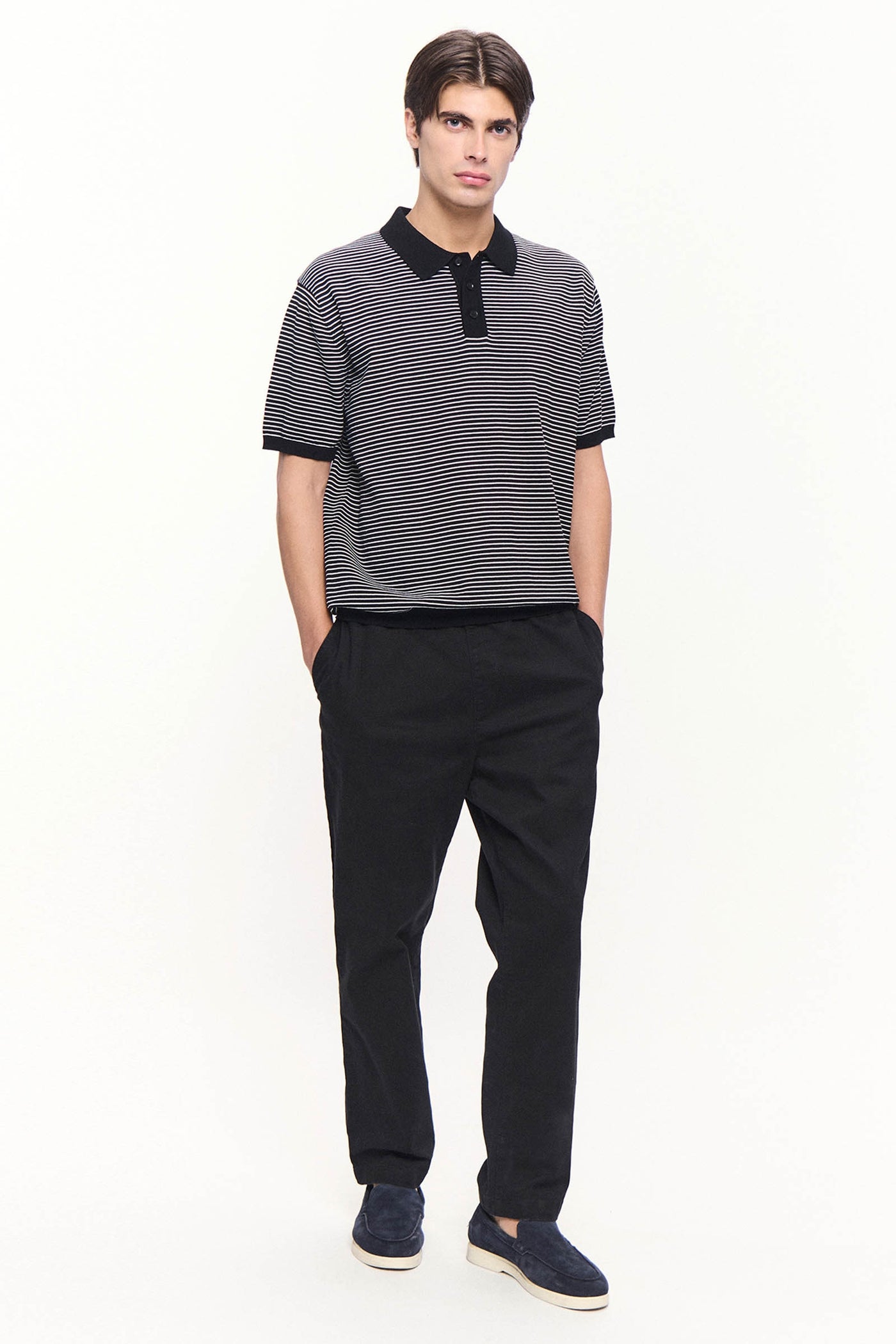 989613-Black (2).jpg