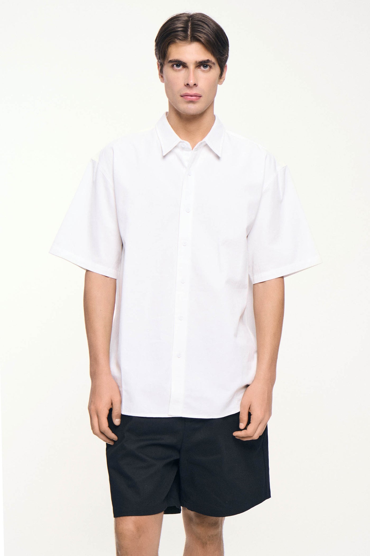 990463-Off White (1).jpg