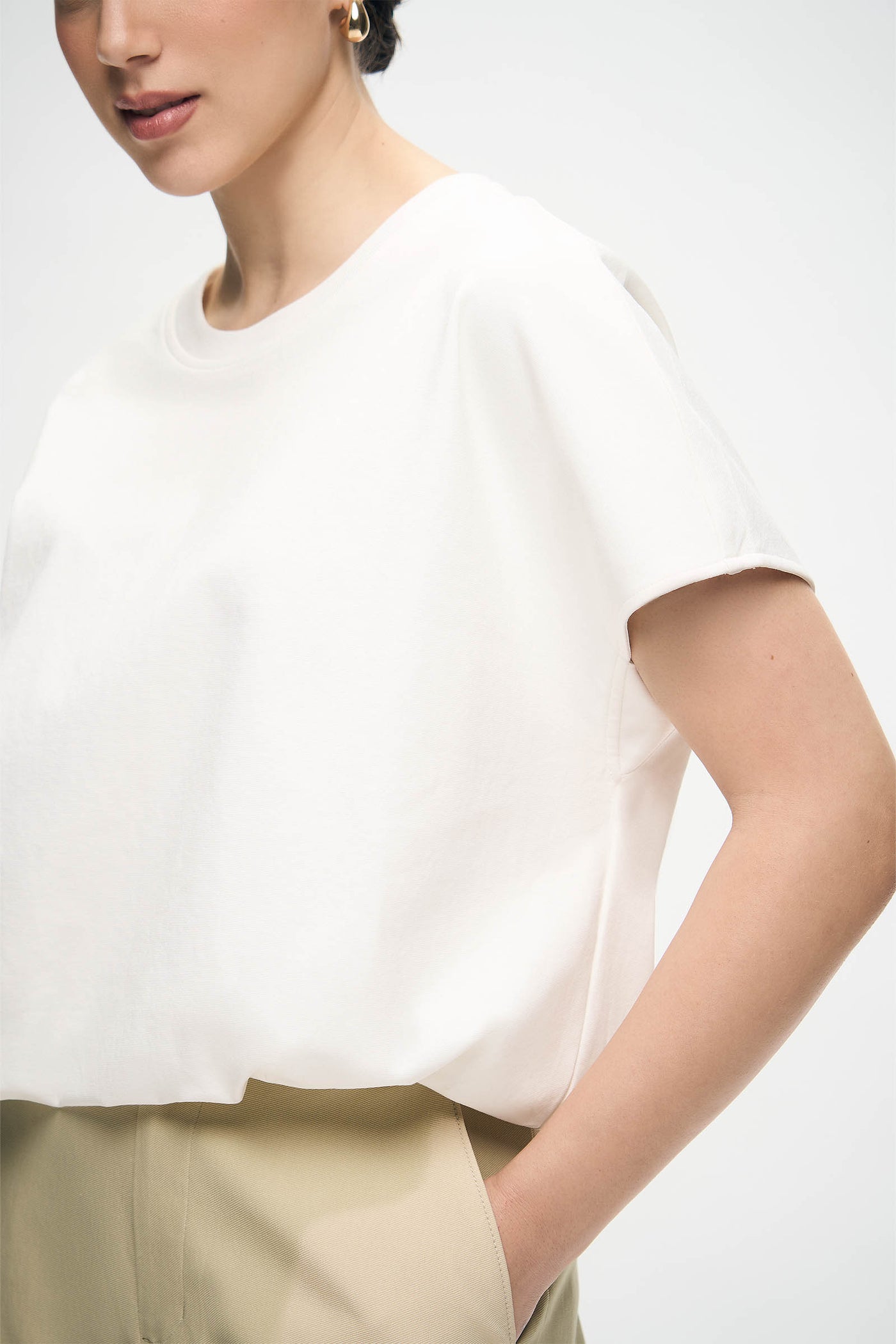 990756-Off White (3).jpg