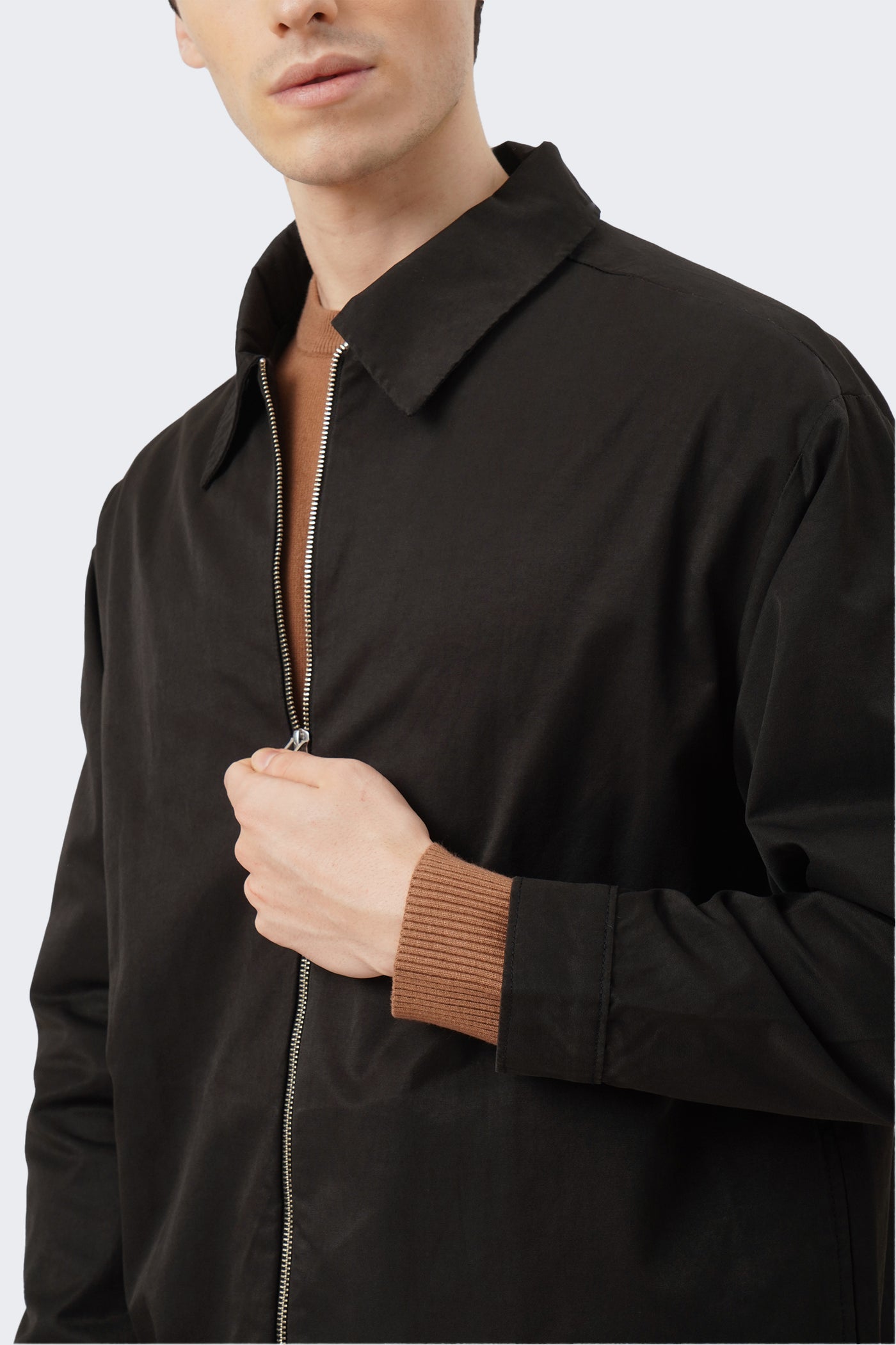 Men's Pointed Collared Zip Up Jacket